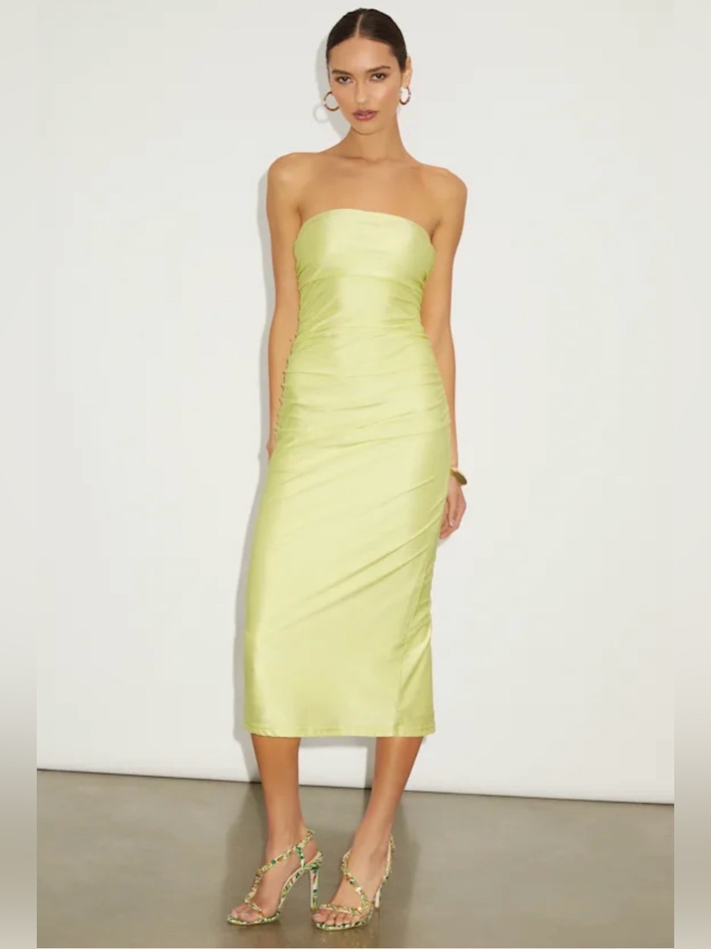 Lulu’s NWT Gorgeous Reputation Lime Green Strapless Ruched Midi Dress